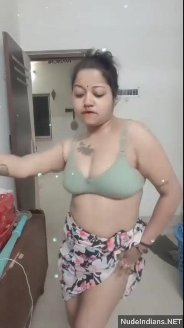 https://pub-5fcdf72a54cd4edbb03ec3edaa415a42.r2.dev/nakedleaks/poonam_aunty_entices_husband_with_lingerie_for_intimate_moments/12.jpg