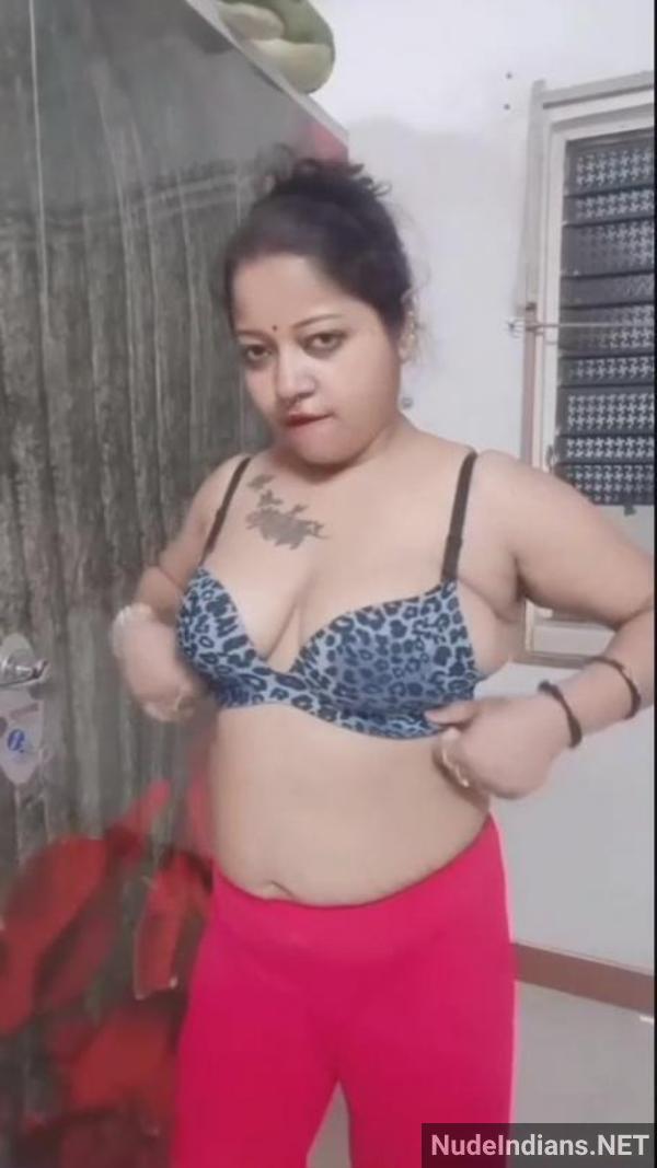 https://pub-5fcdf72a54cd4edbb03ec3edaa415a42.r2.dev/nakedleaks/poonam_aunty_entices_husband_with_lingerie_for_intimate_moments/21.jpg