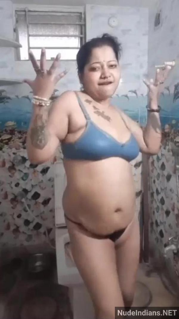 https://pub-5fcdf72a54cd4edbb03ec3edaa415a42.r2.dev/nakedleaks/poonam_aunty_entices_husband_with_lingerie_for_intimate_moments/35.jpg