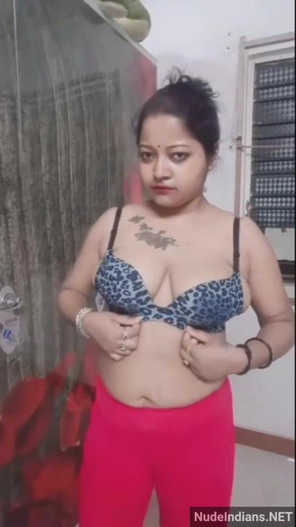 https://pub-5fcdf72a54cd4edbb03ec3edaa415a42.r2.dev/nakedleaks/poonam_aunty_entices_husband_with_lingerie_for_intimate_moments/37.jpg
