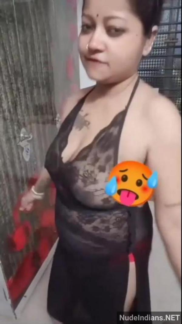 https://pub-5fcdf72a54cd4edbb03ec3edaa415a42.r2.dev/nakedleaks/poonam_aunty_entices_husband_with_lingerie_for_intimate_moments/39.jpg