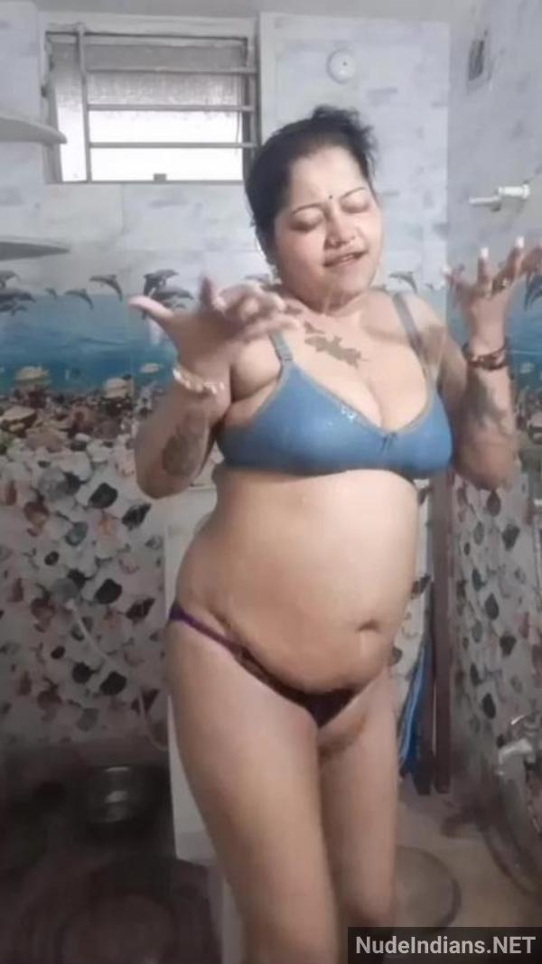 https://pub-5fcdf72a54cd4edbb03ec3edaa415a42.r2.dev/nakedleaks/poonam_aunty_entices_husband_with_lingerie_for_intimate_moments/40.jpg