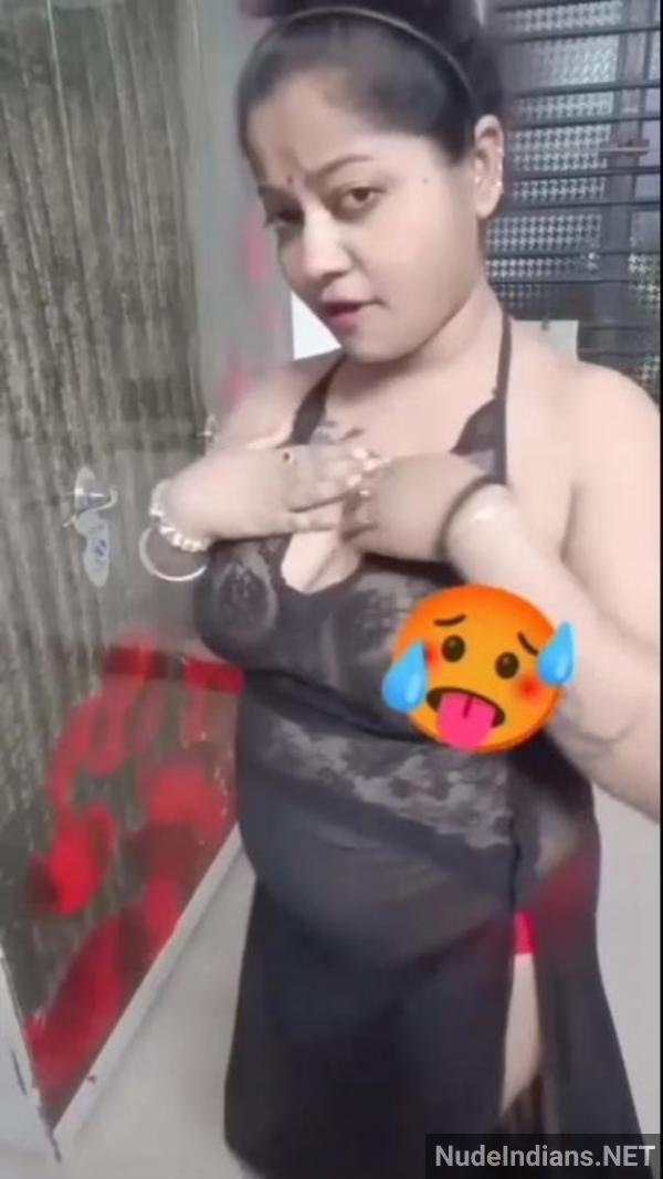 https://pub-5fcdf72a54cd4edbb03ec3edaa415a42.r2.dev/nakedleaks/poonam_aunty_entices_husband_with_lingerie_for_intimate_moments/46.jpg