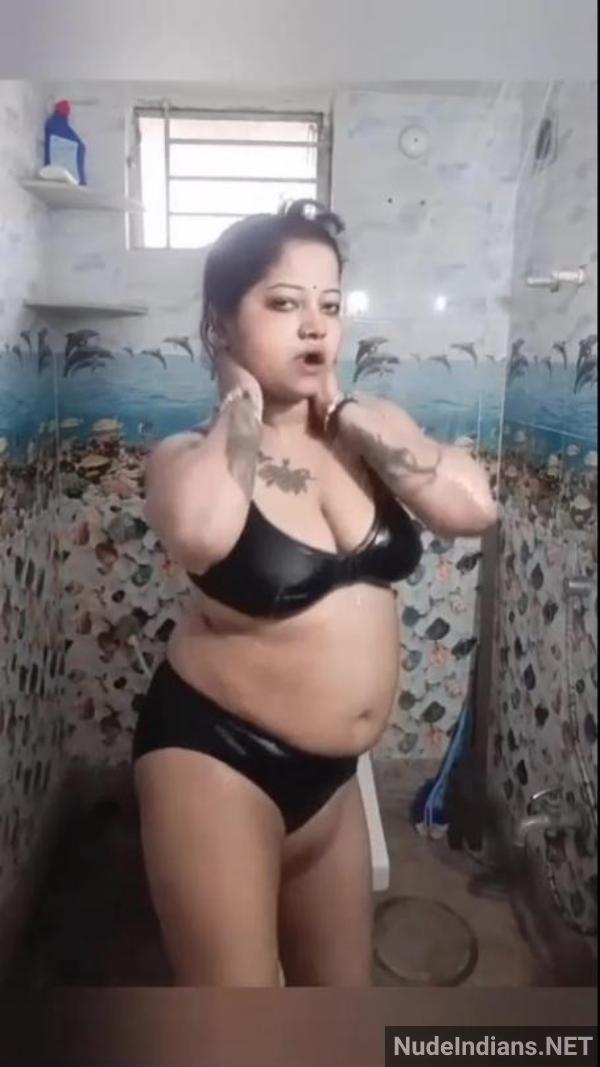 https://pub-5fcdf72a54cd4edbb03ec3edaa415a42.r2.dev/nakedleaks/poonam_aunty_entices_husband_with_lingerie_for_intimate_moments/50.jpg