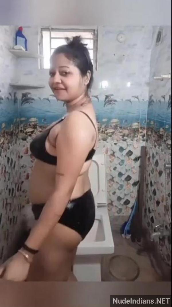 https://pub-5fcdf72a54cd4edbb03ec3edaa415a42.r2.dev/nakedleaks/poonam_aunty_entices_husband_with_lingerie_for_intimate_moments/52.jpg