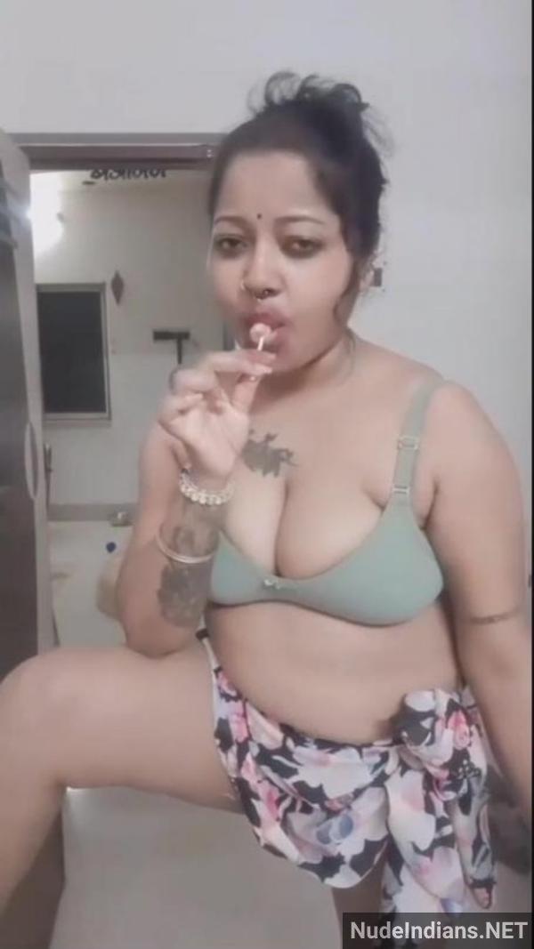 https://pub-5fcdf72a54cd4edbb03ec3edaa415a42.r2.dev/nakedleaks/poonam_aunty_entices_husband_with_lingerie_for_intimate_moments/9.jpg