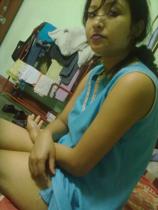 https://pub-5fcdf72a54cd4edbb03ec3edaa415a42.r2.dev/nakedleaks/private_photos_of_an_indian_girl/3.jpg