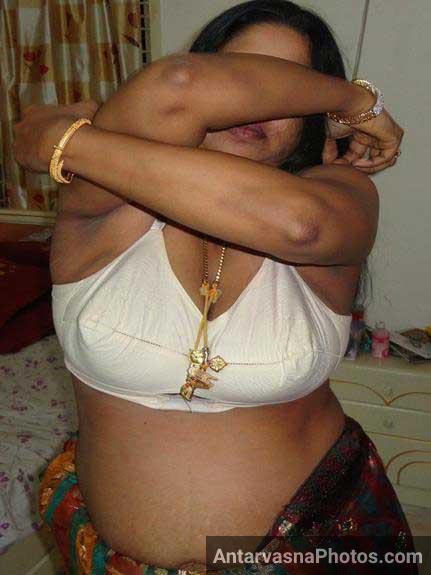 https://pub-5fcdf72a54cd4edbb03ec3edaa415a42.r2.dev/nakedleaks/private_photos_of_indian_wife_exposed/3.jpg