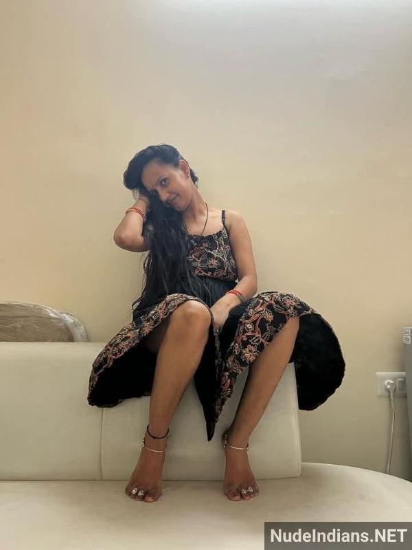 https://pub-5fcdf72a54cd4edbb03ec3edaa415a42.r2.dev/nakedleaks/provocative_images_of_gujarati_woman_in_lingerie_and_nude/1.jpg
