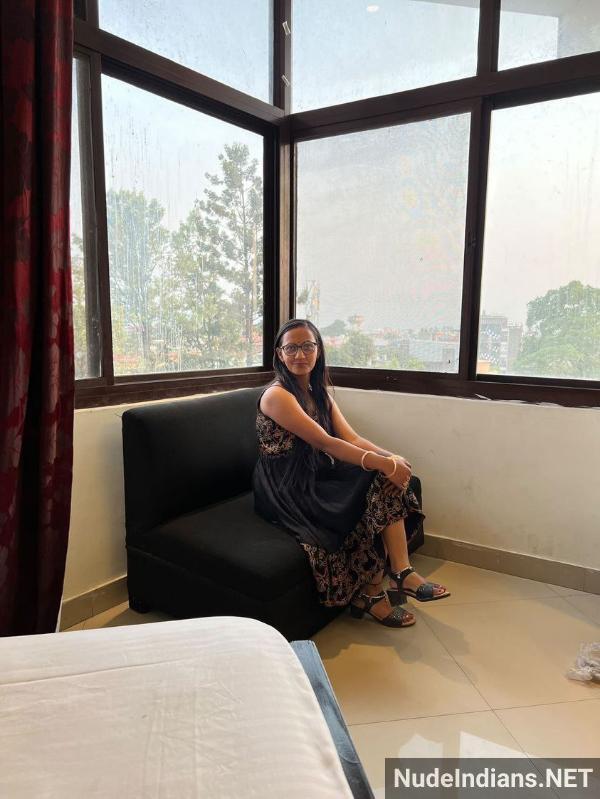 https://pub-5fcdf72a54cd4edbb03ec3edaa415a42.r2.dev/nakedleaks/provocative_images_of_gujarati_woman_in_lingerie_and_nude/21.jpg