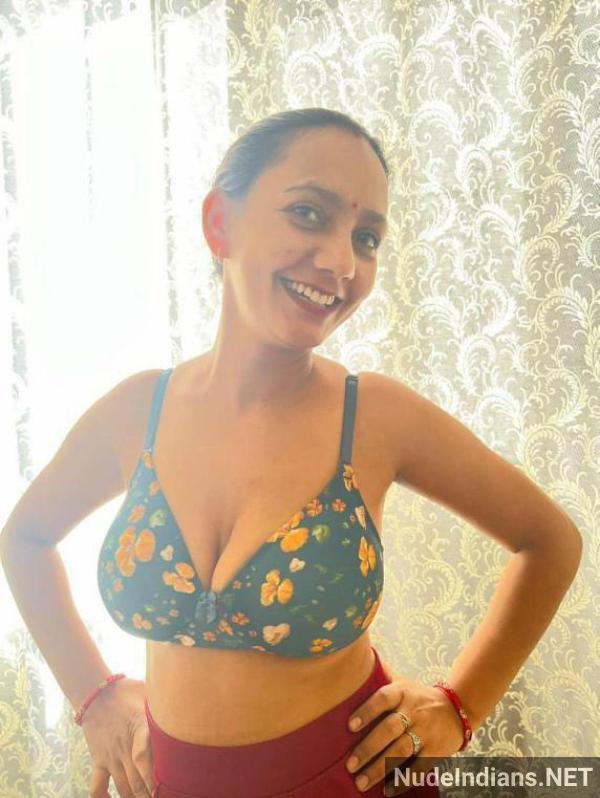 https://pub-5fcdf72a54cd4edbb03ec3edaa415a42.r2.dev/nakedleaks/provocative_images_of_gujarati_woman_in_lingerie_and_nude/26.jpg