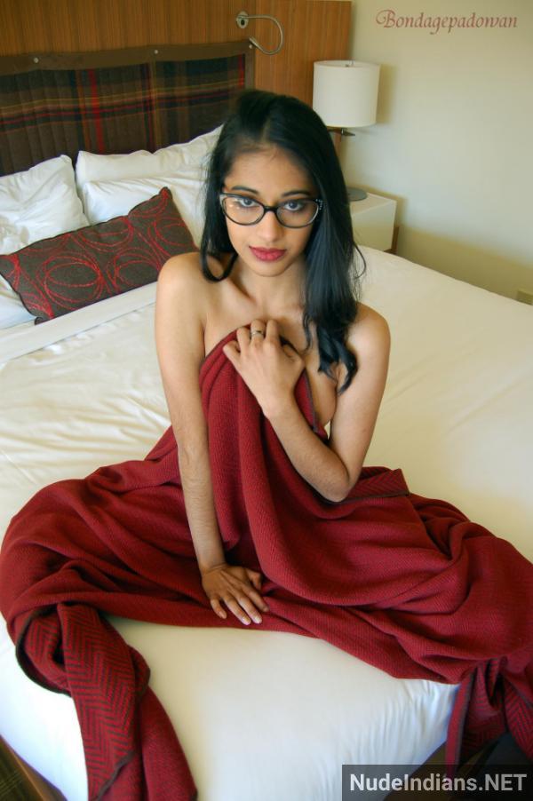 https://pub-5fcdf72a54cd4edbb03ec3edaa415a42.r2.dev/nakedleaks/provocative_nri_priya's_sensational_nude_photos_and_intimate_selfies/121.jpg