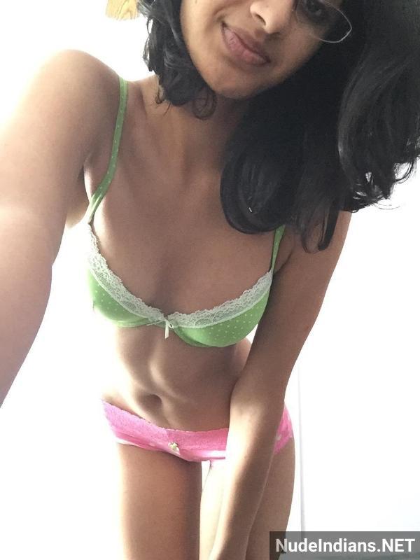 https://pub-5fcdf72a54cd4edbb03ec3edaa415a42.r2.dev/nakedleaks/provocative_nri_priya's_sensational_nude_photos_and_intimate_selfies/57.jpg
