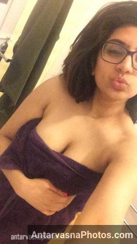 https://pub-5fcdf72a54cd4edbb03ec3edaa415a42.r2.dev/nakedleaks/provocative_video_call:_revealing_busty_assets/0.jpg