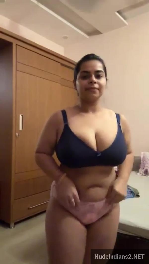 https://pub-5fcdf72a54cd4edbb03ec3edaa415a42.r2.dev/nakedleaks/punjabi_girlfriend_mala_singh_exposes_her_busty_figure_in_seductive_selfies/55.jpg