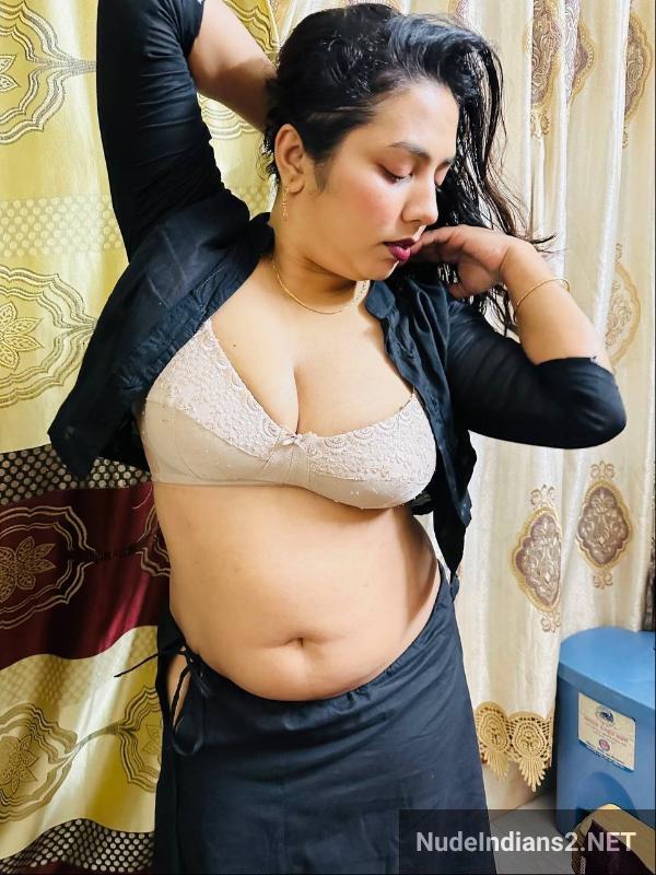 https://pub-5fcdf72a54cd4edbb03ec3edaa415a42.r2.dev/nakedleaks/punjabi_woman_simran's_intimate_selfies_for_boyfriend/42.jpg