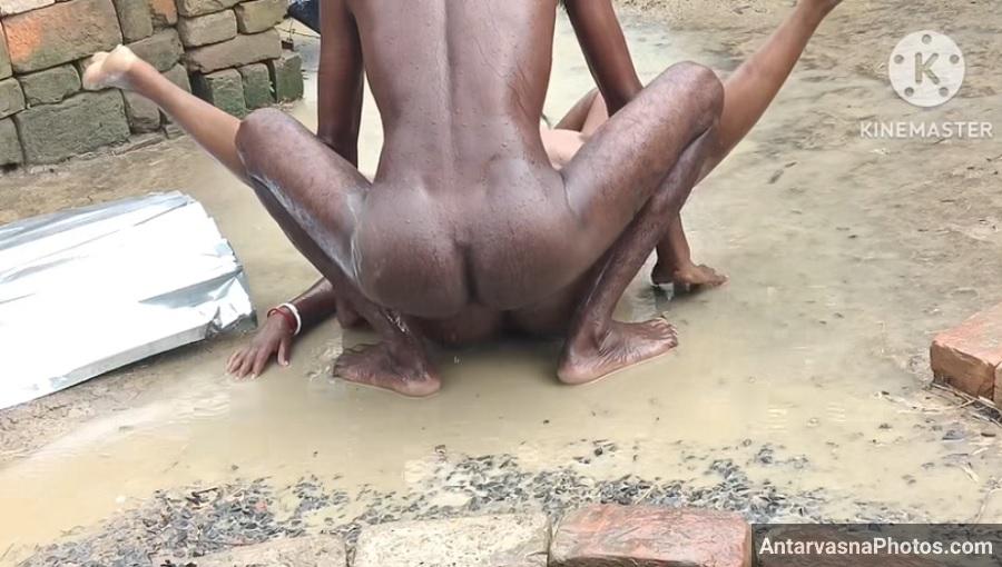 https://pub-5fcdf72a54cd4edbb03ec3edaa415a42.r2.dev/nakedleaks/rainy_day_encounter_with_rural_aunt_in_photos/11.jpg