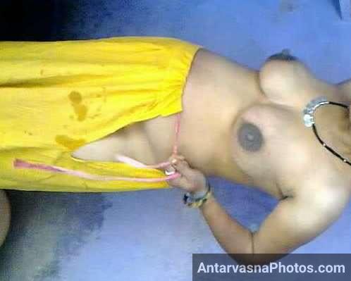 https://pub-5fcdf72a54cd4edbb03ec3edaa415a42.r2.dev/nakedleaks/rajasthani_milf_aunty's_nude_photos_in_the_bathroom/3.jpg