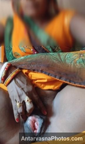 https://pub-5fcdf72a54cd4edbb03ec3edaa415a42.r2.dev/nakedleaks/rajasthani_woman_reveals_private_part_on_live_call/5.jpg