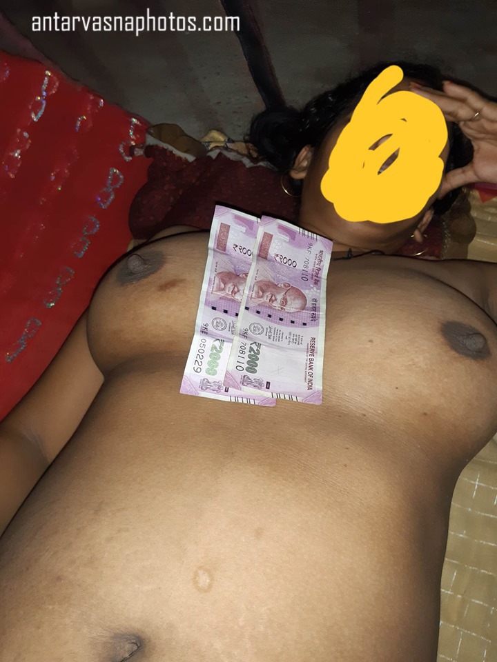 https://pub-5fcdf72a54cd4edbb03ec3edaa415a42.r2.dev/nakedleaks/rasili_aunty_indulges_in_intimate_activities_with_her_brother/4.jpg