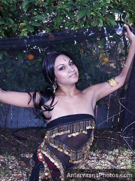 https://pub-5fcdf72a54cd4edbb03ec3edaa415a42.r2.dev/nakedleaks/ready_for_indian_prostitute_outdoor_encounter/0.jpg