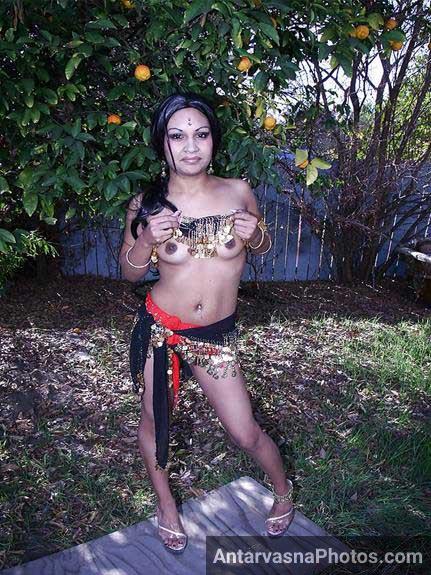 https://pub-5fcdf72a54cd4edbb03ec3edaa415a42.r2.dev/nakedleaks/ready_for_indian_prostitute_outdoor_encounter/8.jpg