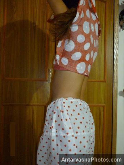 https://pub-5fcdf72a54cd4edbb03ec3edaa415a42.r2.dev/nakedleaks/recently_wed_youthful_attractive_bhabhi_goes_completely_nude!/2.jpg
