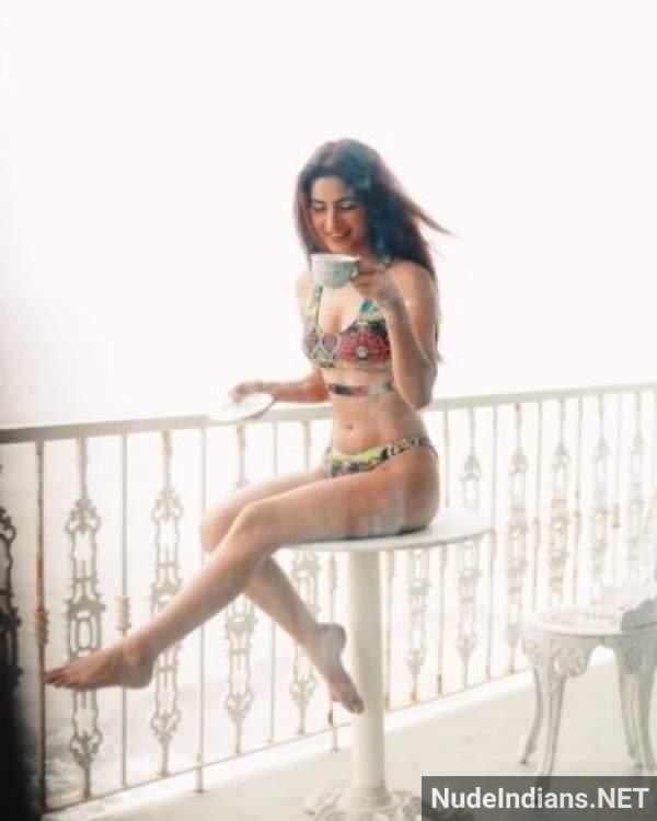 https://pub-5fcdf72a54cd4edbb03ec3edaa415a42.r2.dev/nakedleaks/renowned_desi_webcam_performers_lingerie_self-portrait_explicit_collection/14.jpg