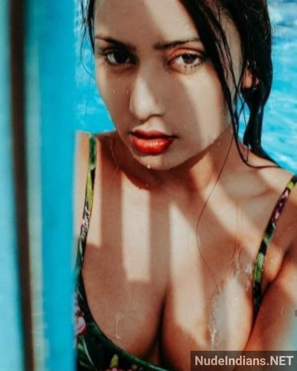 https://pub-5fcdf72a54cd4edbb03ec3edaa415a42.r2.dev/nakedleaks/renowned_desi_webcam_performers_lingerie_self-portrait_explicit_collection/40.jpg