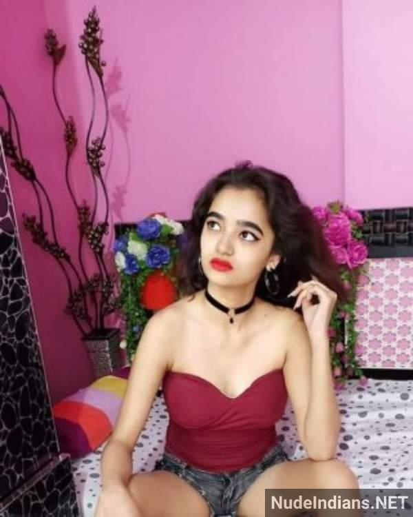https://pub-5fcdf72a54cd4edbb03ec3edaa415a42.r2.dev/nakedleaks/renowned_desi_webcam_performers_lingerie_self-portrait_explicit_collection/46.jpg
