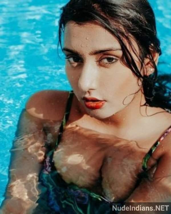 https://pub-5fcdf72a54cd4edbb03ec3edaa415a42.r2.dev/nakedleaks/renowned_desi_webcam_performers_lingerie_self-portrait_explicit_collection/50.jpg