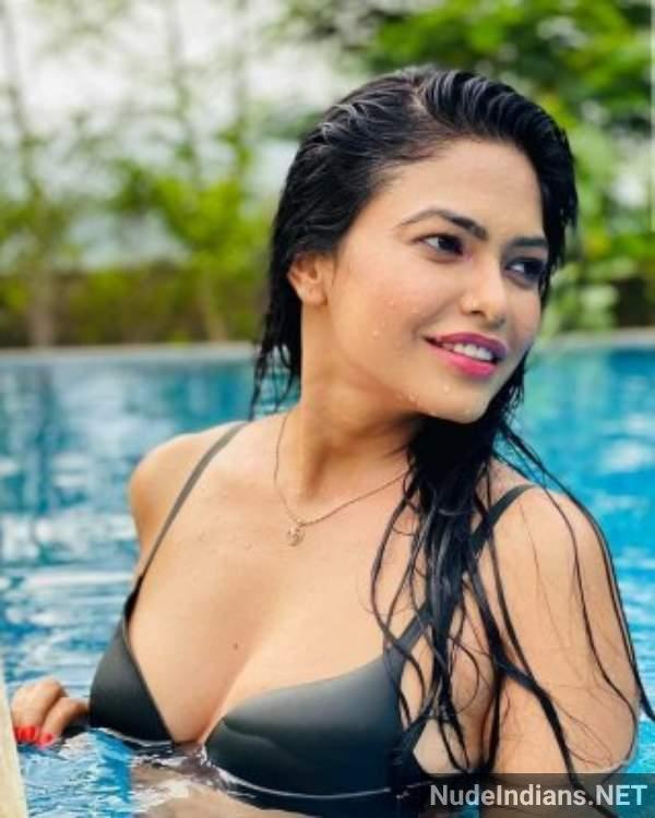 https://pub-5fcdf72a54cd4edbb03ec3edaa415a42.r2.dev/nakedleaks/renowned_desi_webcam_performers_lingerie_self-portrait_explicit_collection/51.jpg