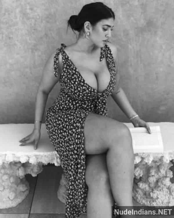 https://pub-5fcdf72a54cd4edbb03ec3edaa415a42.r2.dev/nakedleaks/renowned_desi_webcam_performers_lingerie_self-portrait_explicit_collection/52.jpg