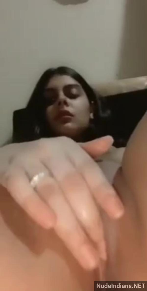 https://pub-5fcdf72a54cd4edbb03ec3edaa415a42.r2.dev/nakedleaks/renowned_pakistani_teen_displaying_doggystyle_and_explicit_body/19.jpg