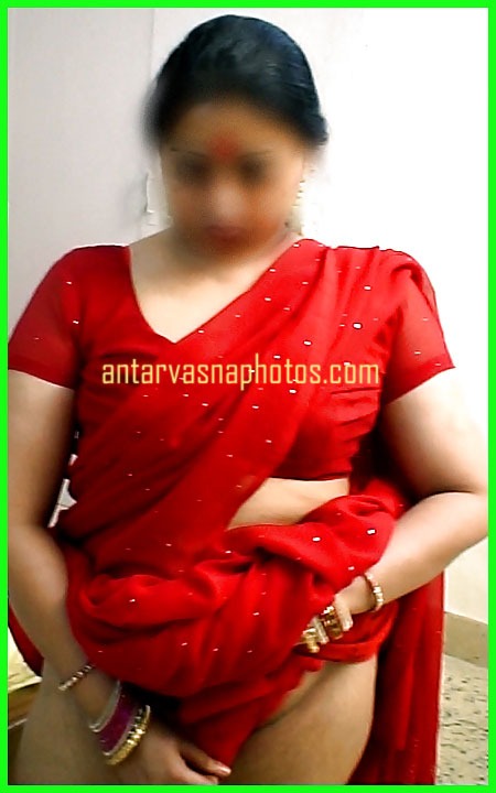 https://pub-5fcdf72a54cd4edbb03ec3edaa415a42.r2.dev/nakedleaks/renu_aunty's_intimate_photos/6.jpg