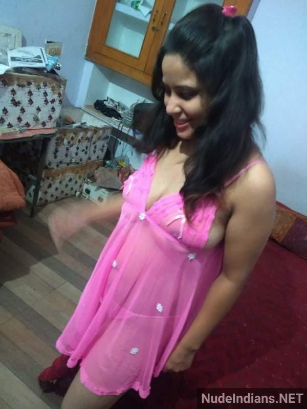 https://pub-5fcdf72a54cd4edbb03ec3edaa415a42.r2.dev/nakedleaks/revealed:_intimate_photos_of_indore_muslim_wife_surface_online/36.jpg