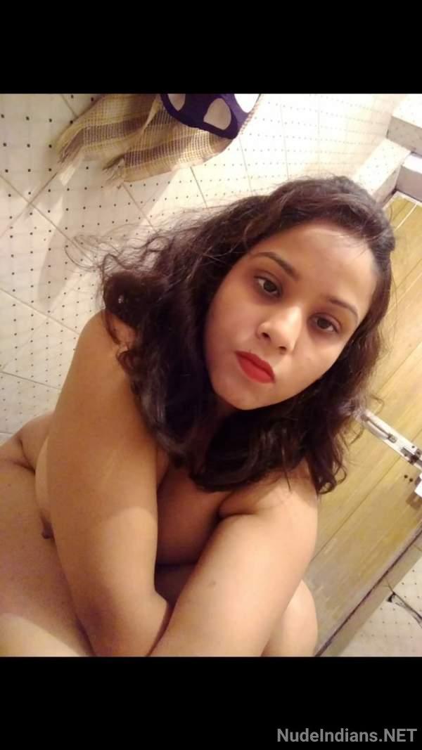 https://pub-5fcdf72a54cd4edbb03ec3edaa415a42.r2.dev/nakedleaks/revealed:_intimate_photos_of_indore_muslim_wife_surface_online/42.jpg