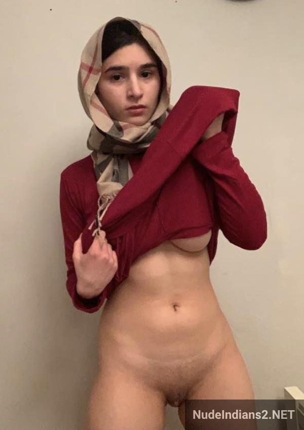 https://pub-5fcdf72a54cd4edbb03ec3edaa415a42.r2.dev/nakedleaks/revealed:_nri_indian_woman_shabana_mahmood's_stunning_nude_pose/1.jpg