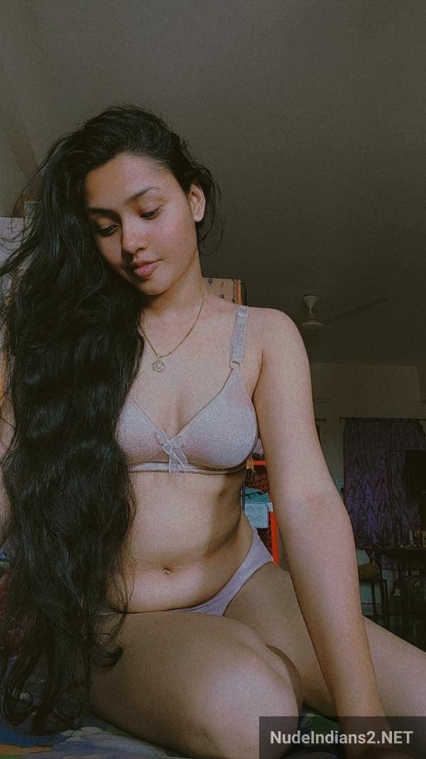https://pub-5fcdf72a54cd4edbb03ec3edaa415a42.r2.dev/nakedleaks/revealing_aparna_sengupta's_sensual_display_on_snapchat/27.jpg