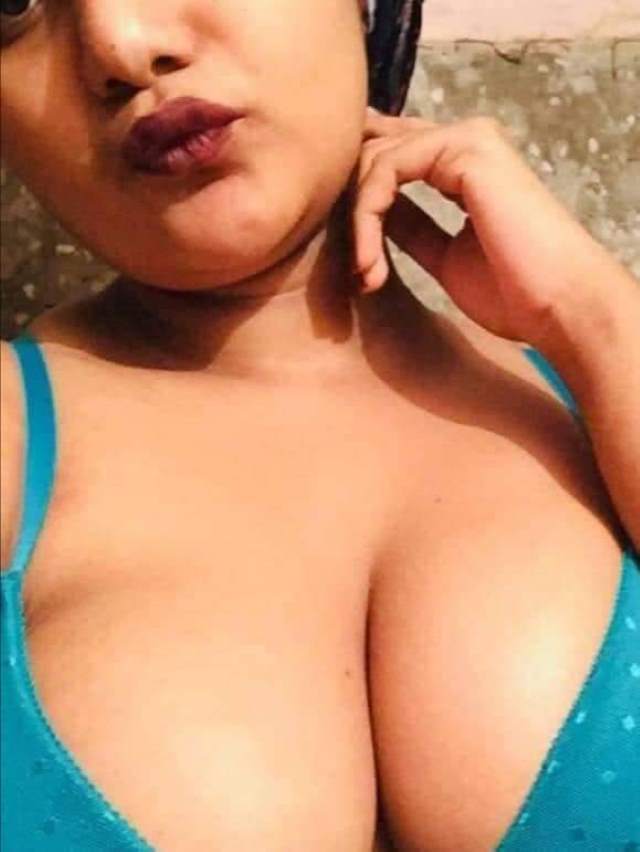 https://pub-5fcdf72a54cd4edbb03ec3edaa415a42.r2.dev/nakedleaks/revealing_hot_sister-in-law_images/14.jpg