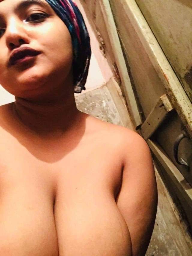 https://pub-5fcdf72a54cd4edbb03ec3edaa415a42.r2.dev/nakedleaks/revealing_hot_sister-in-law_images/19.jpg