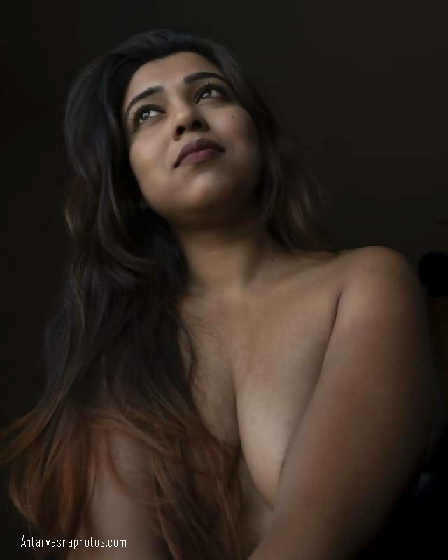 https://pub-5fcdf72a54cd4edbb03ec3edaa415a42.r2.dev/nakedleaks/revealing_images_of_inner_desires_through_photoshoot/6.jpg