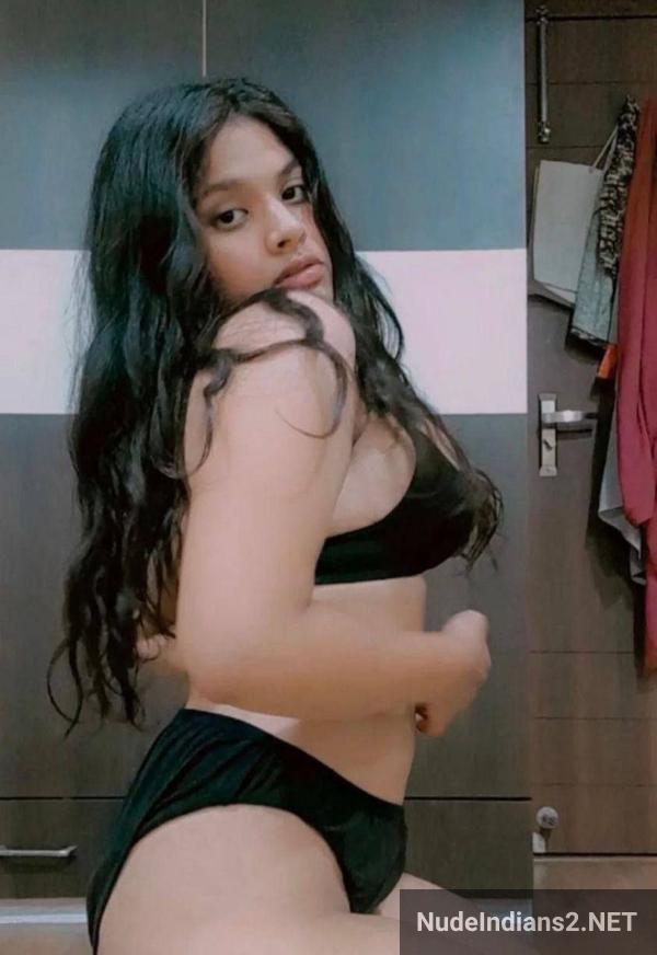 https://pub-5fcdf72a54cd4edbb03ec3edaa415a42.r2.dev/nakedleaks/revealing_images_of_rajkot_girl_paridhi_shah's_ample_assets/2.jpg