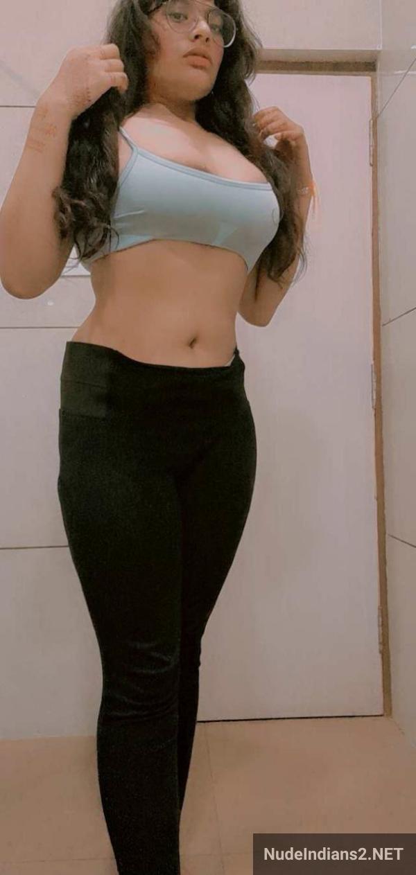 https://pub-5fcdf72a54cd4edbb03ec3edaa415a42.r2.dev/nakedleaks/revealing_images_of_rajkot_girl_paridhi_shah's_ample_assets/5.jpg