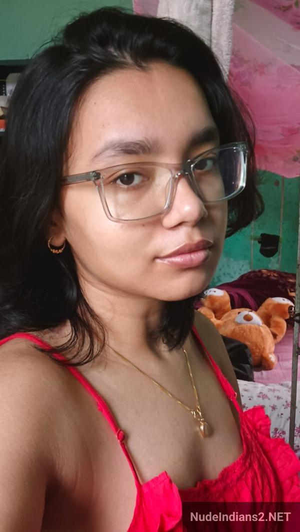 https://pub-5fcdf72a54cd4edbb03ec3edaa415a42.r2.dev/nakedleaks/revealing_kanpur_gal_komal_rathi's_sensual_display/24.jpg