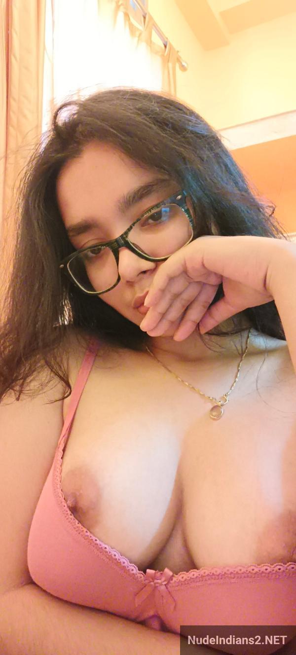 https://pub-5fcdf72a54cd4edbb03ec3edaa415a42.r2.dev/nakedleaks/revealing_kanpur_gal_komal_rathi's_sensual_display/28.jpg