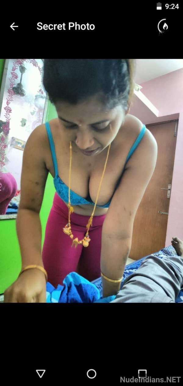 https://pub-5fcdf72a54cd4edbb03ec3edaa415a42.r2.dev/nakedleaks/revealing_kerala_housewives'_extramarital_affairs_on_explicit_platform/33.jpg