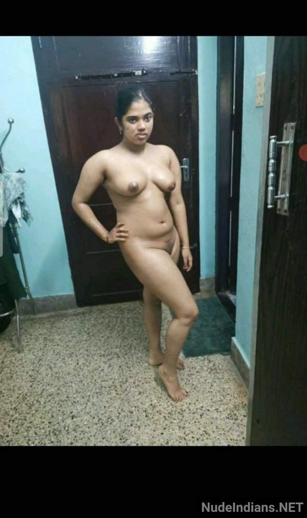 https://pub-5fcdf72a54cd4edbb03ec3edaa415a42.r2.dev/nakedleaks/revealing_kerala_housewives'_extramarital_affairs_on_explicit_platform/38.jpg