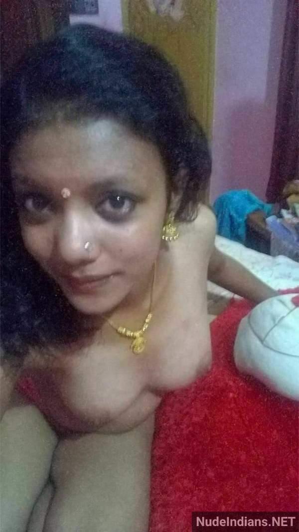 https://pub-5fcdf72a54cd4edbb03ec3edaa415a42.r2.dev/nakedleaks/revealing_kerala_housewives'_extramarital_affairs_on_explicit_platform/40.jpg