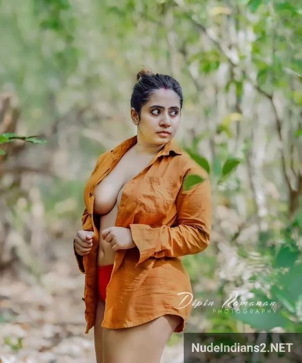 https://pub-5fcdf72a54cd4edbb03ec3edaa415a42.r2.dev/nakedleaks/revealing_malappuram_malayali_lady_shows_it_all/24.jpg